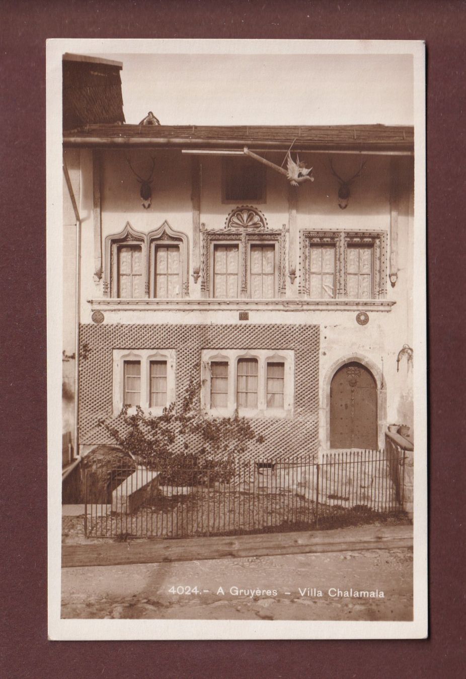 Cartoline postali: GRUYERES - Villa Chalamala – Usato da Pully venduto da nicecards-shop