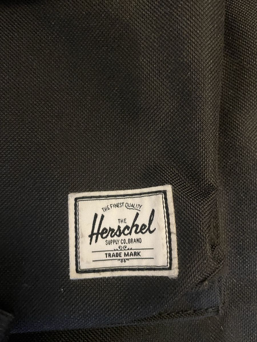 Herschel Sacs à dos: Herschel Rucksack / schwarz – D'occasion à Zürich par Tinu_85 2