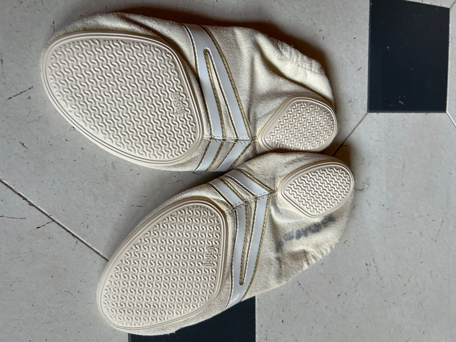 Schuhe für Jungen: Kunstturn-Täppeli Grösse 36 – Gebraucht aus Bubikon von arvaka 1