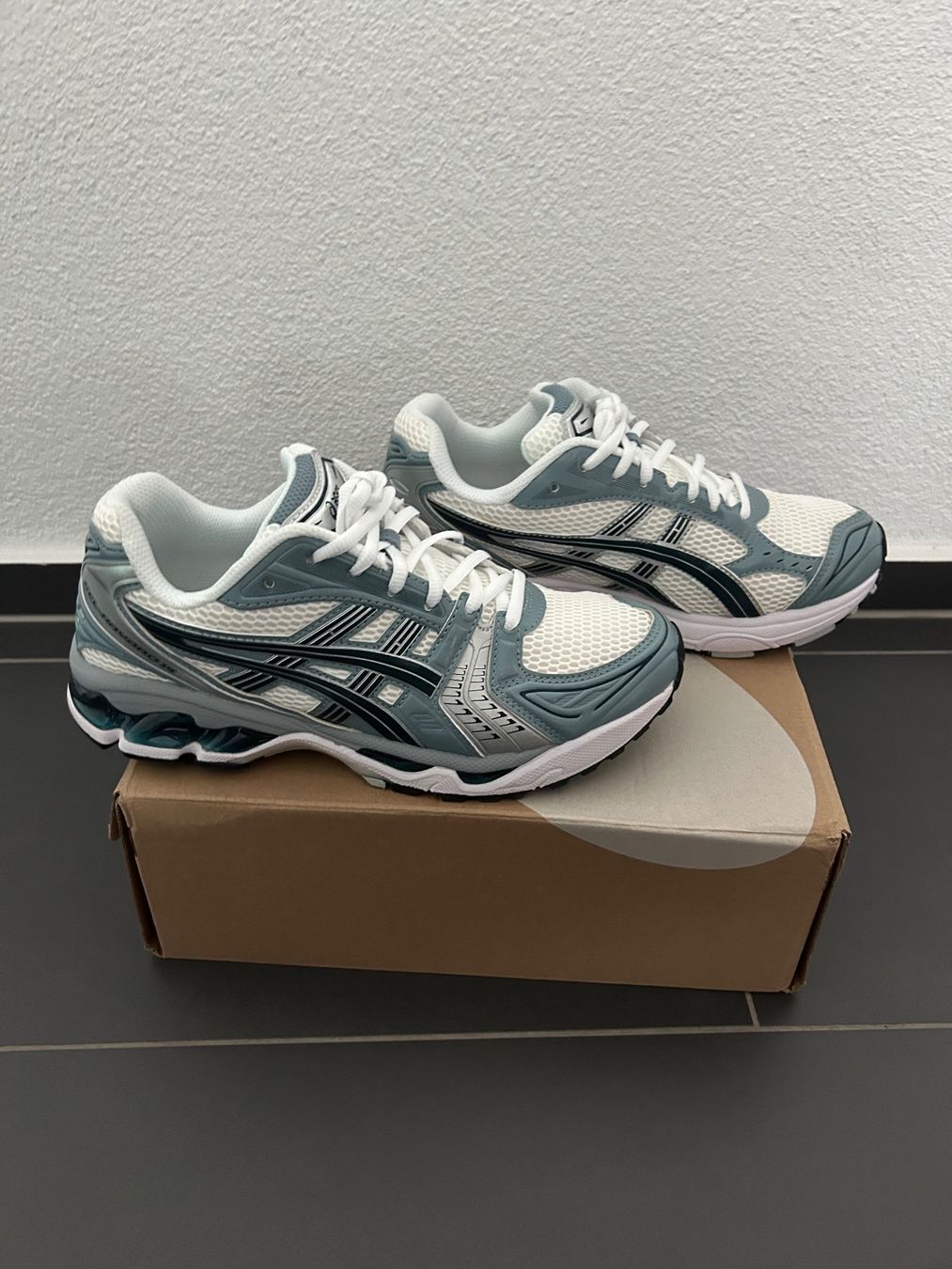 Asics Scarpe da uomo: Asics Kayano – Nuovo (secondo la descrizione) da Schlieren venduto da Leavio 1