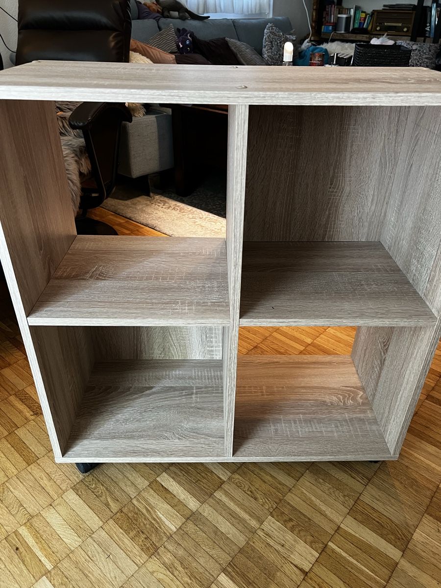 Regale: Regal mit Rollen Holzoptik Sonoma – Gebraucht aus Uster von J3344