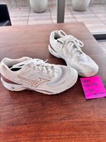 NEU MIZUNO Sneakers Gr 38