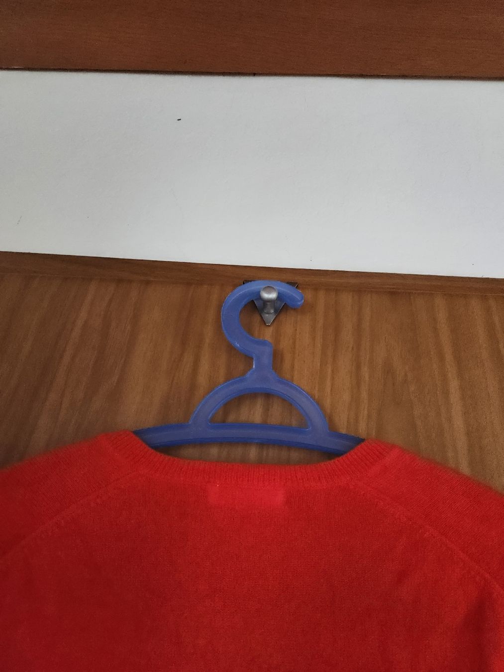Maglioni & Felpe: Pull Monoprix Premium pur cachemire col V rouge taille M/L – Usato da Niedergösgen venduto da Eva2410 2