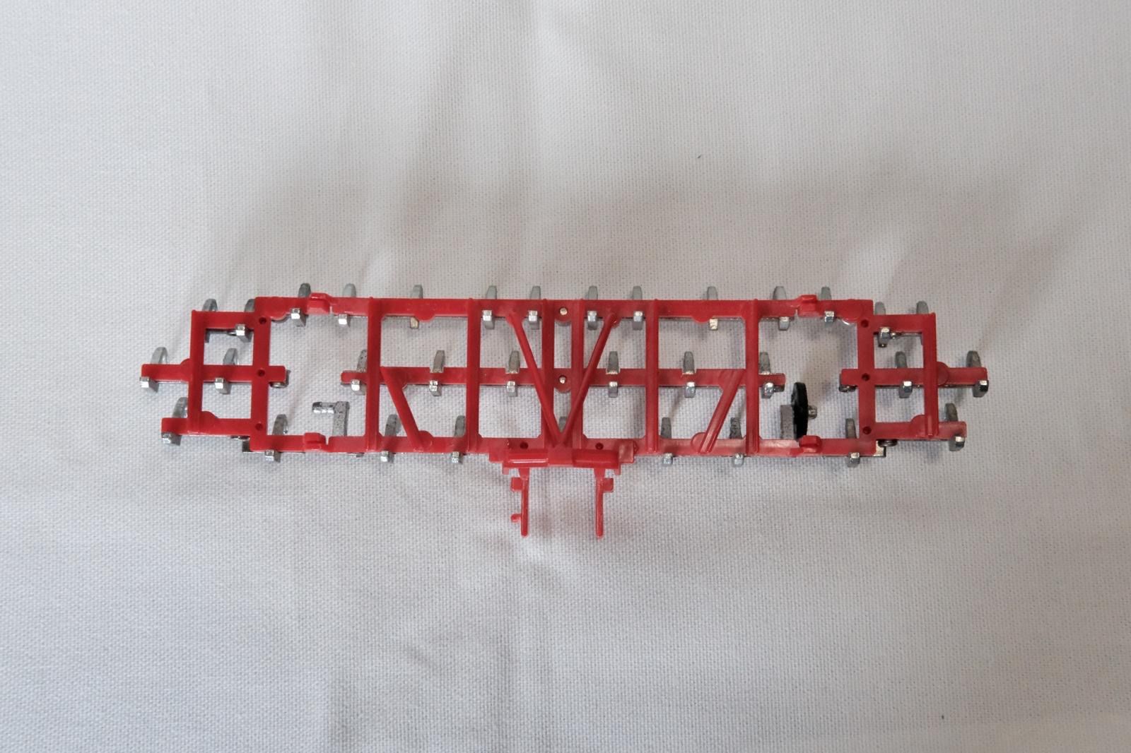 Britains Kit di modellismo & Modellini statici: Valmet 805 Traktor Britains mit Grubber vintage – Usato da Aesch BL venduto da aligator010 4
