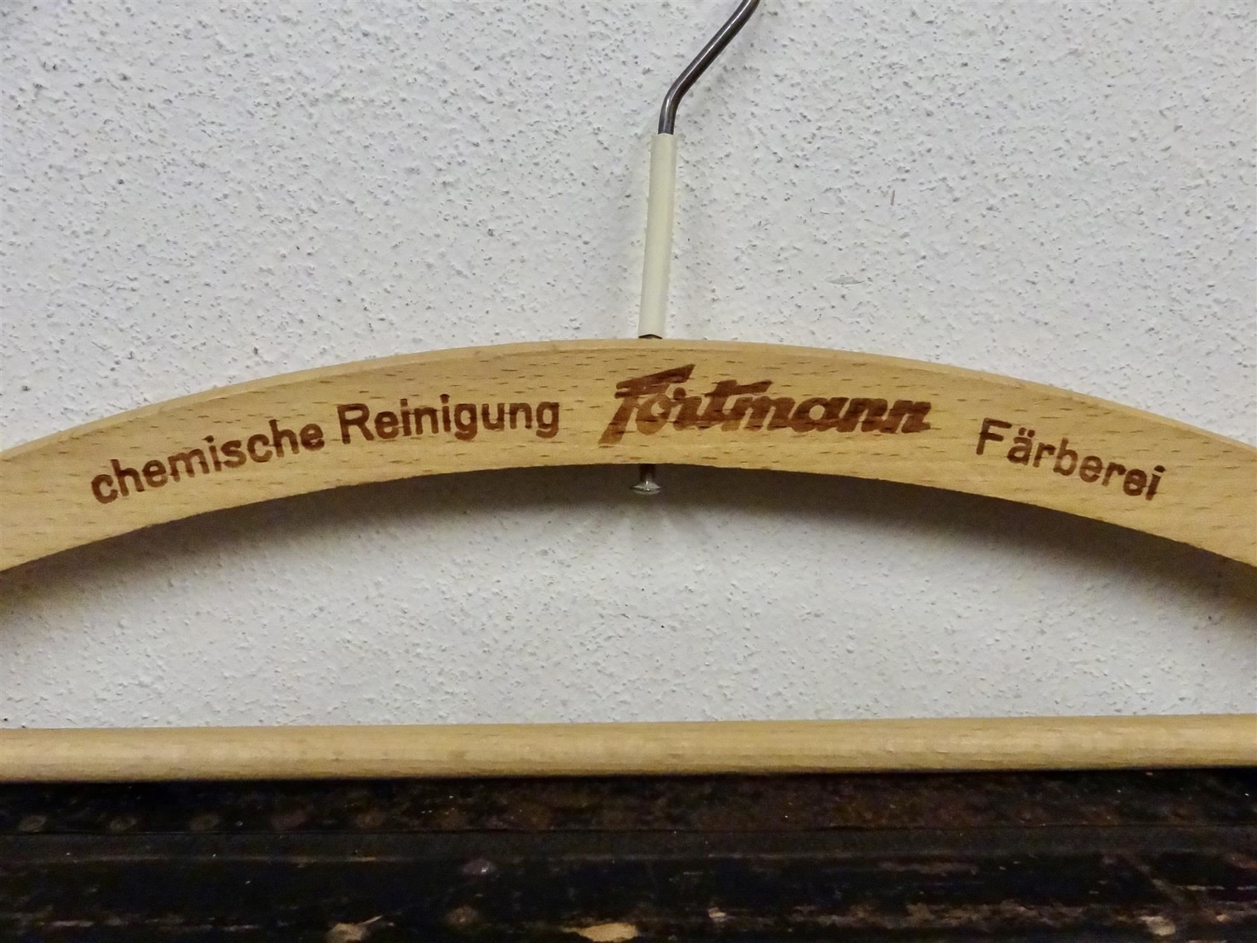Appendiabiti: Kleiderbügel FRORTMANN FÄRBEREI – Usato da Kerzers venduto da zimmergruen 1