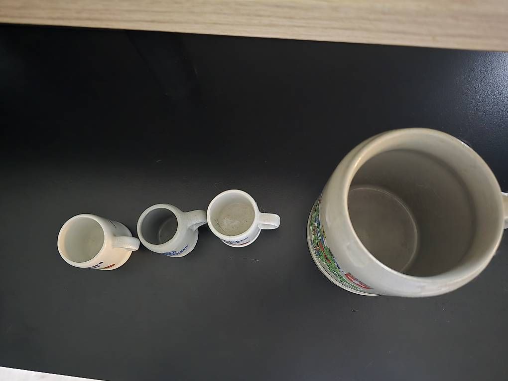 Caraffe: Grand pichet a bière et 3 petits – Usato da Founex venduto da Vivi.dressing 1