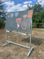 Wandtafel  auf Ständer mit 4 Rollen