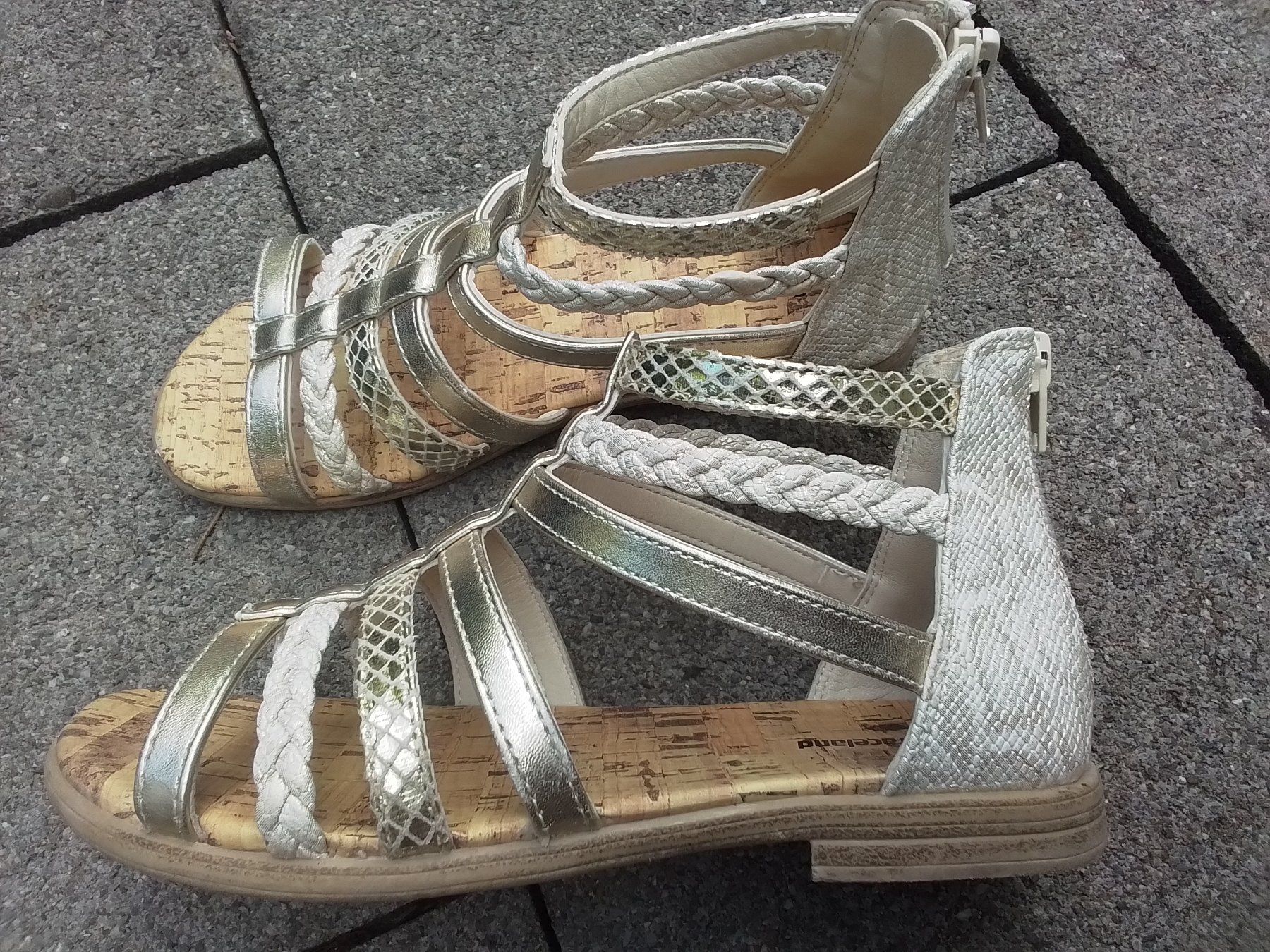 Schuhe für Mädchen: 3 Stk. Sandaletten 33/34 – Gebraucht aus Heimberg von sunny1970 1