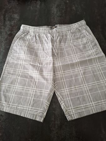 Kurze Hosen Herren Karo Grösse XL guter Zustand1