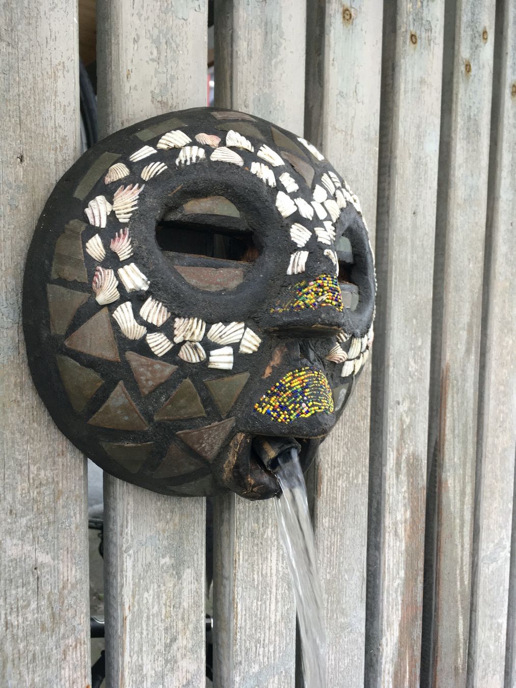 Arte internazionale: Afrika Maske als Wasserbrunnen – Usato da Rheineck venduto da emma.gut 5