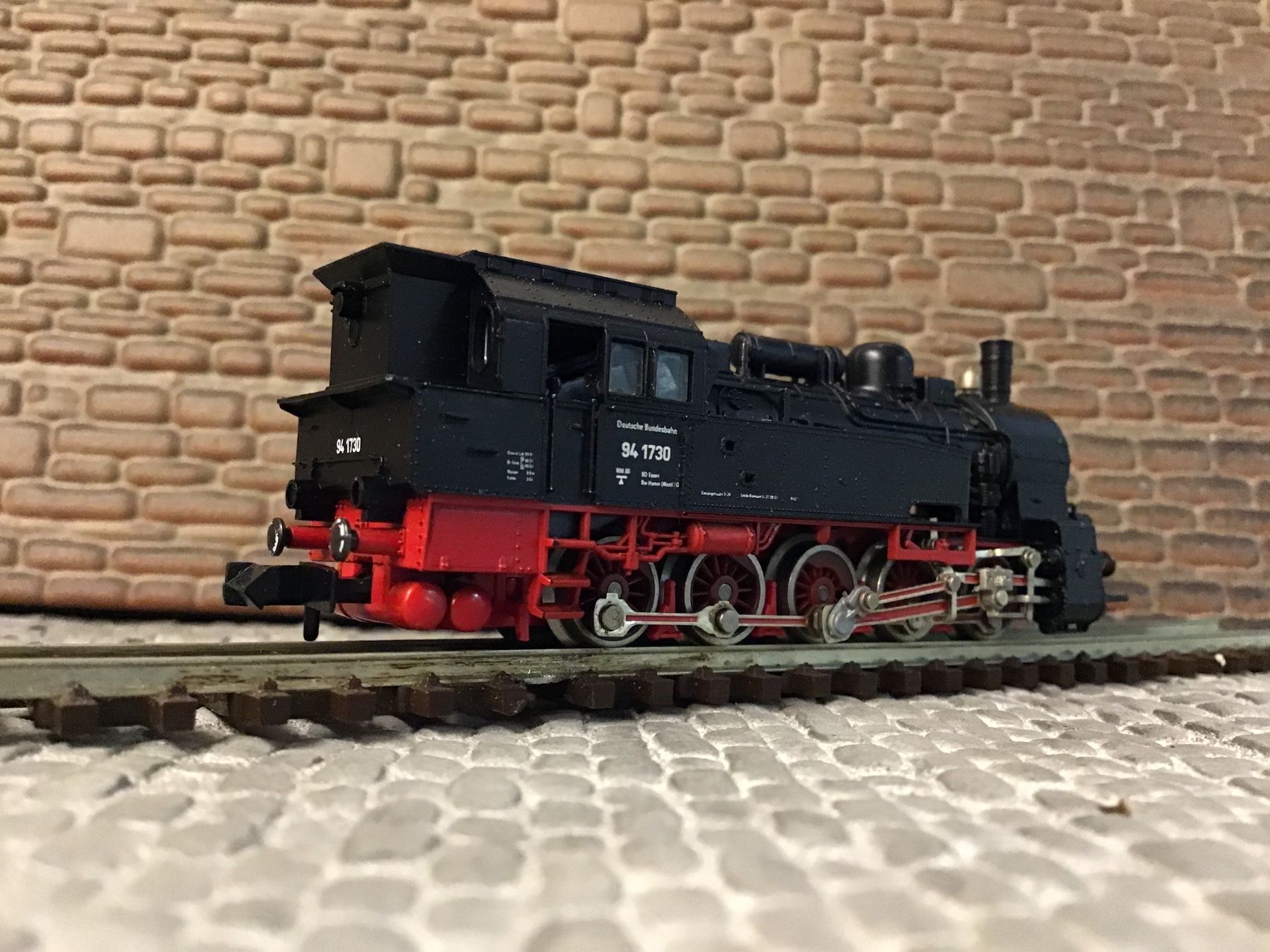 Fleischmann Modellini di ferrovie: Fleischmann N Dampflok BR 94 1730, – Usato da Männedorf venduto da Modell-Spezialisten 1