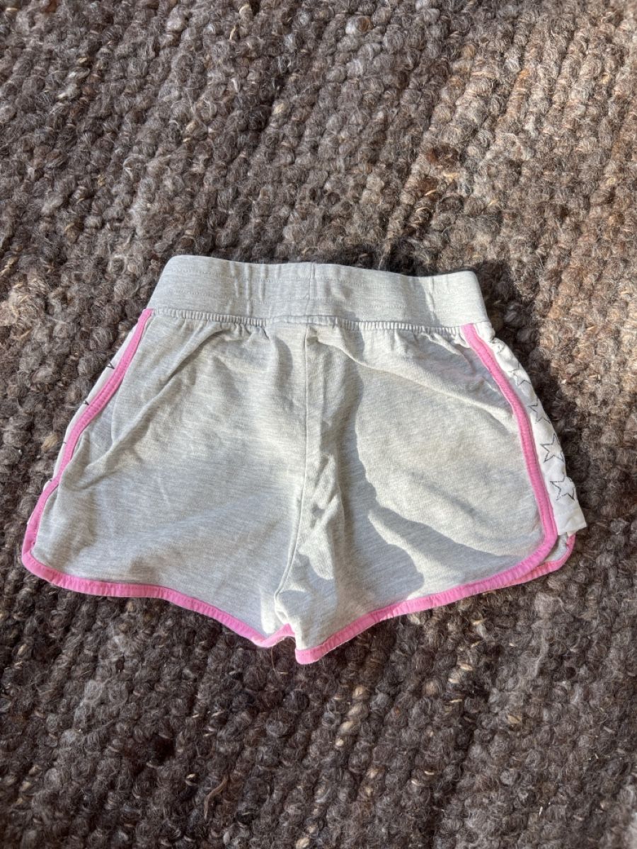 Pantaloni: Kinder Shorts Gr 116 – Usato da Winterthur venduto da LeonoraCor 1