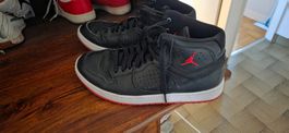 Baskets Jordan noir homme taille 42 neuve