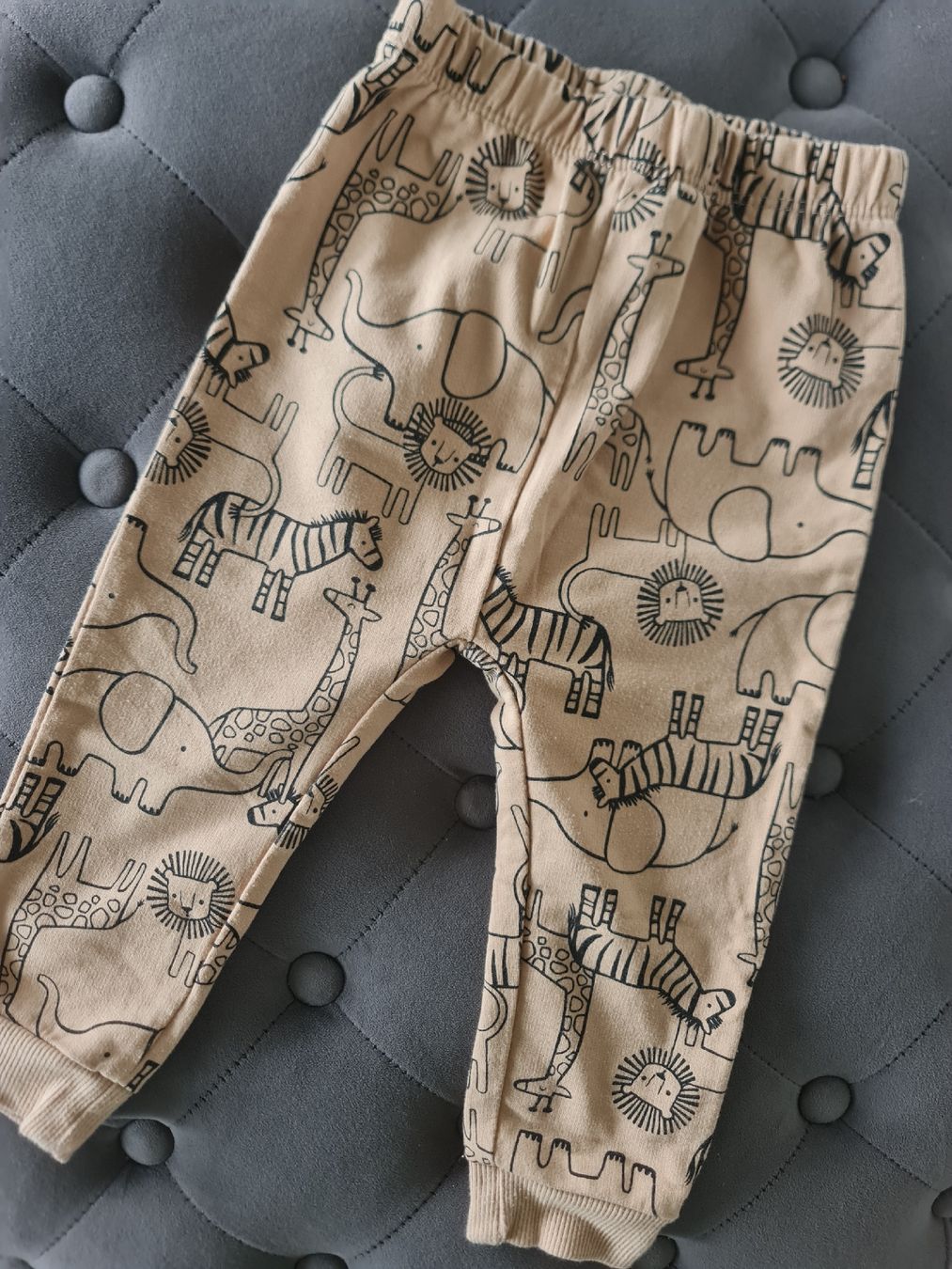 Kleiderpakete & -sets: Baby Set  86 oder 18 Monate mit Safari Muster – Gebraucht aus Noflen BE von vco_hnn7 4
