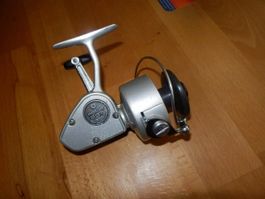 Tolle alt DAIWA 504 Angelrolle für Sammler läuft sauber !