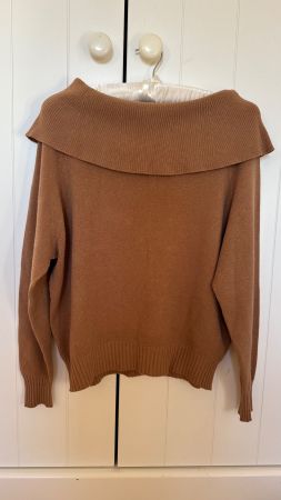 Italienischer Kontatto Off-Shoulder Pullover