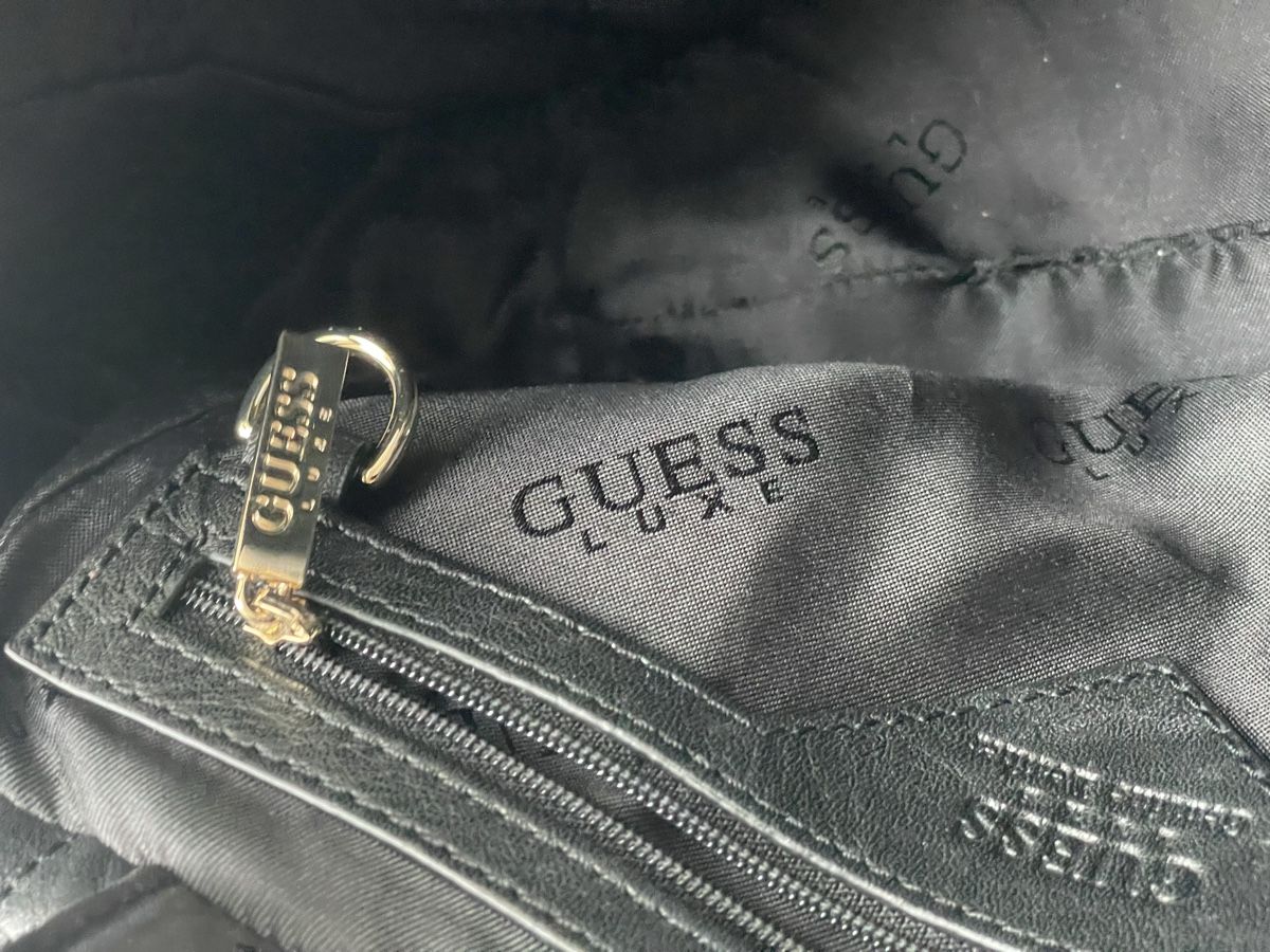 Borse da donna: Guess medium size two color bag – Usato da Lausanne venduto da Jarosz 4