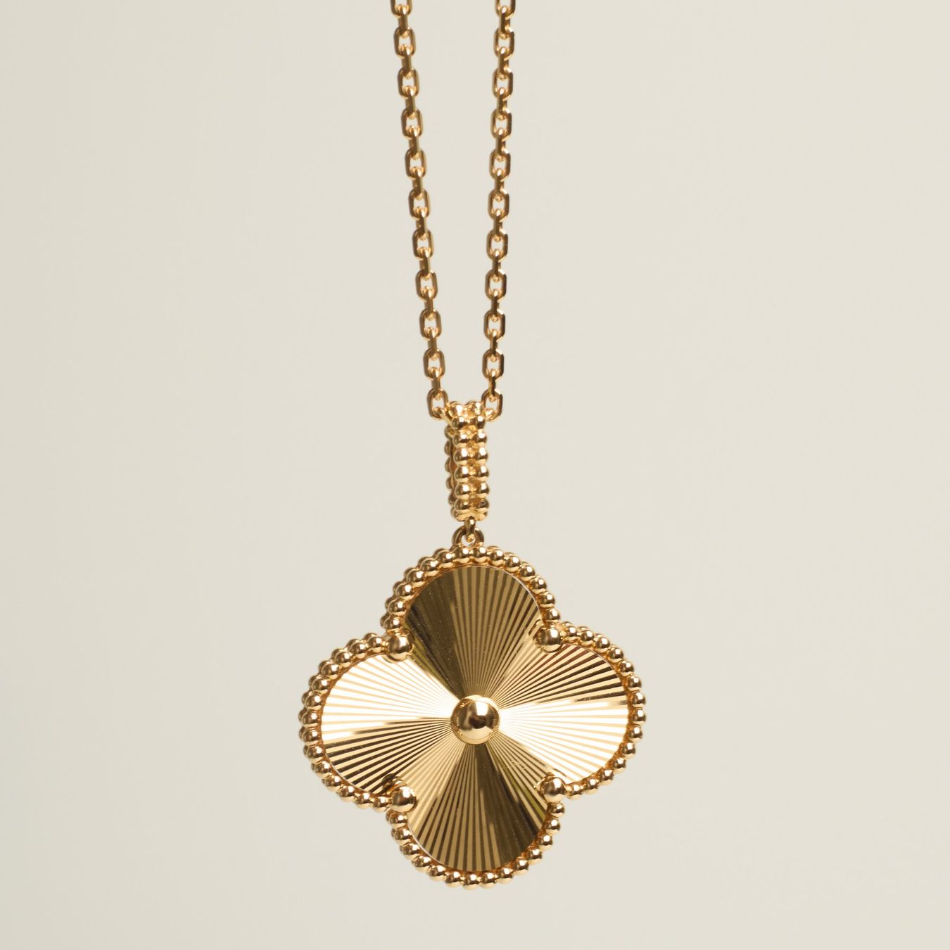 Van Cleef Catenine: Authentique Sautoir VAN CLEEF & ARPELS Magic Alhambra – Nuovo e nell'imballaggio originale da Carouge GE venduto da TLD 8
