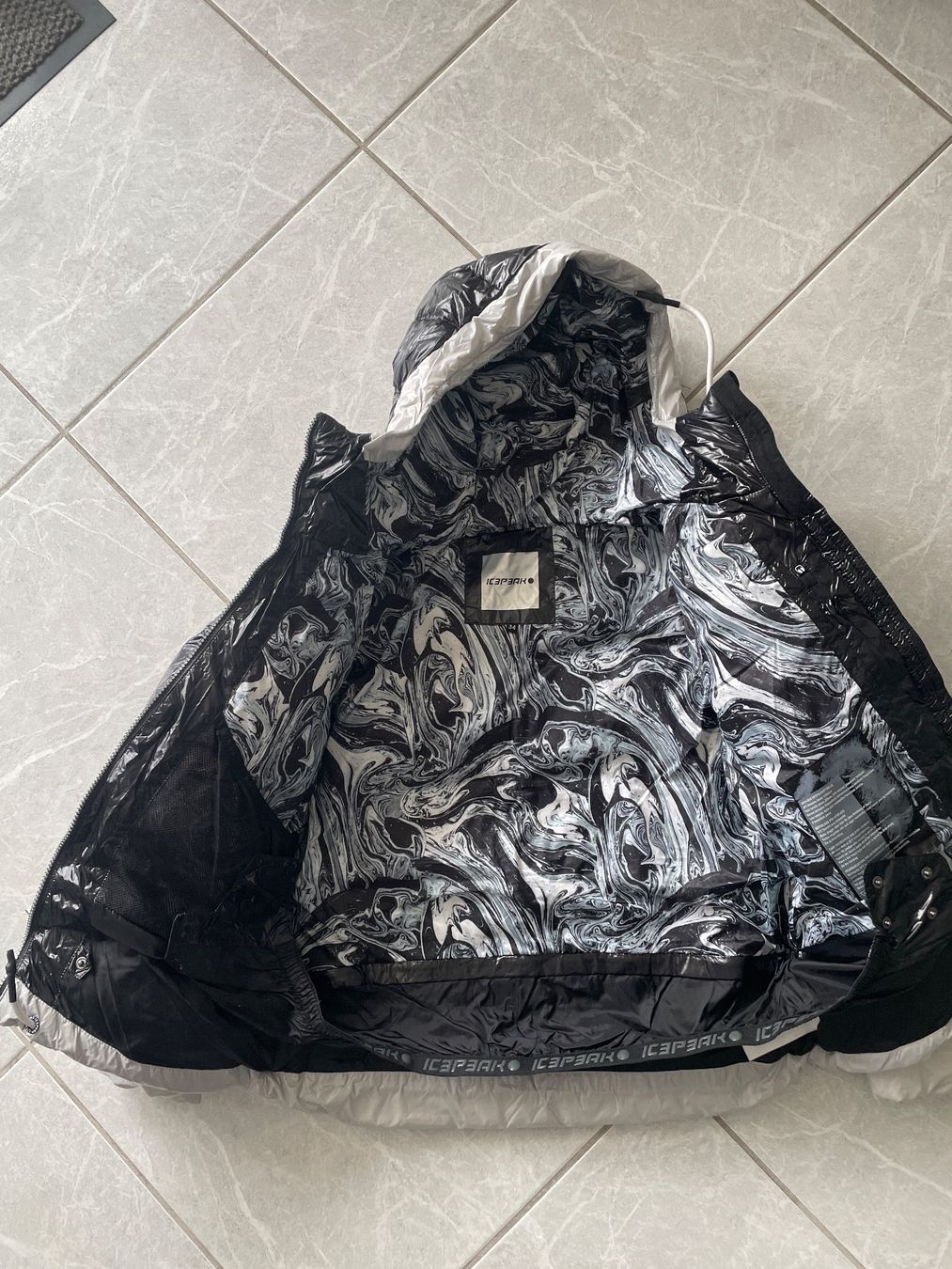 Lotti di vestiti: Damen Skijacke und Hose – Usato da Bassersdorf venduto da natali02 2