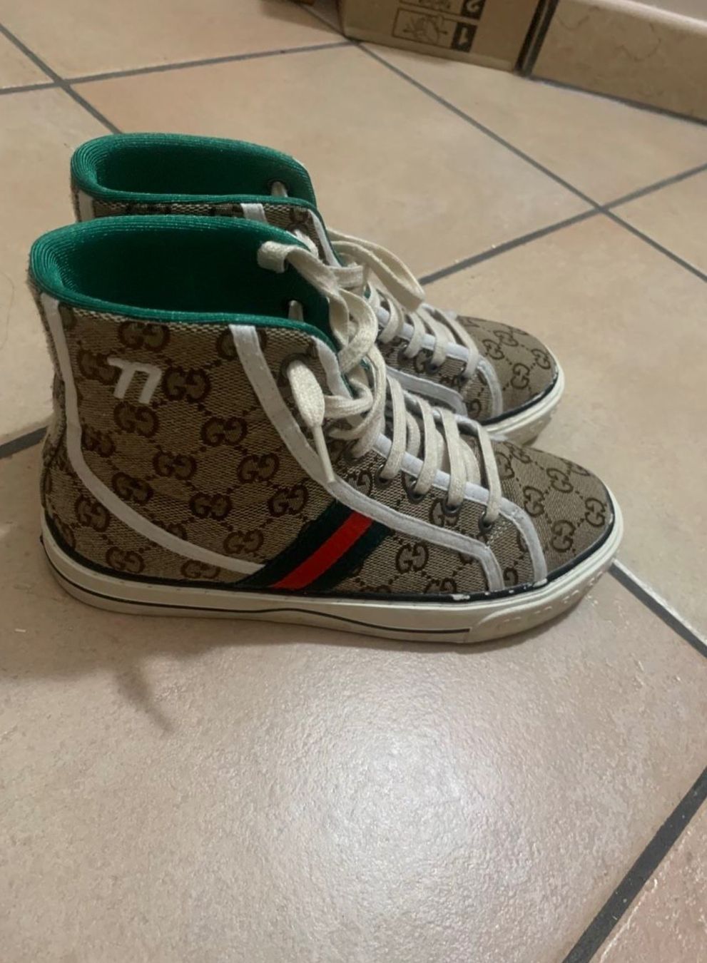 Gucci Herrenschuhe: Sneakers Gucci 38 – Gebraucht aus Chavannes-Renens von Angelique2022 1