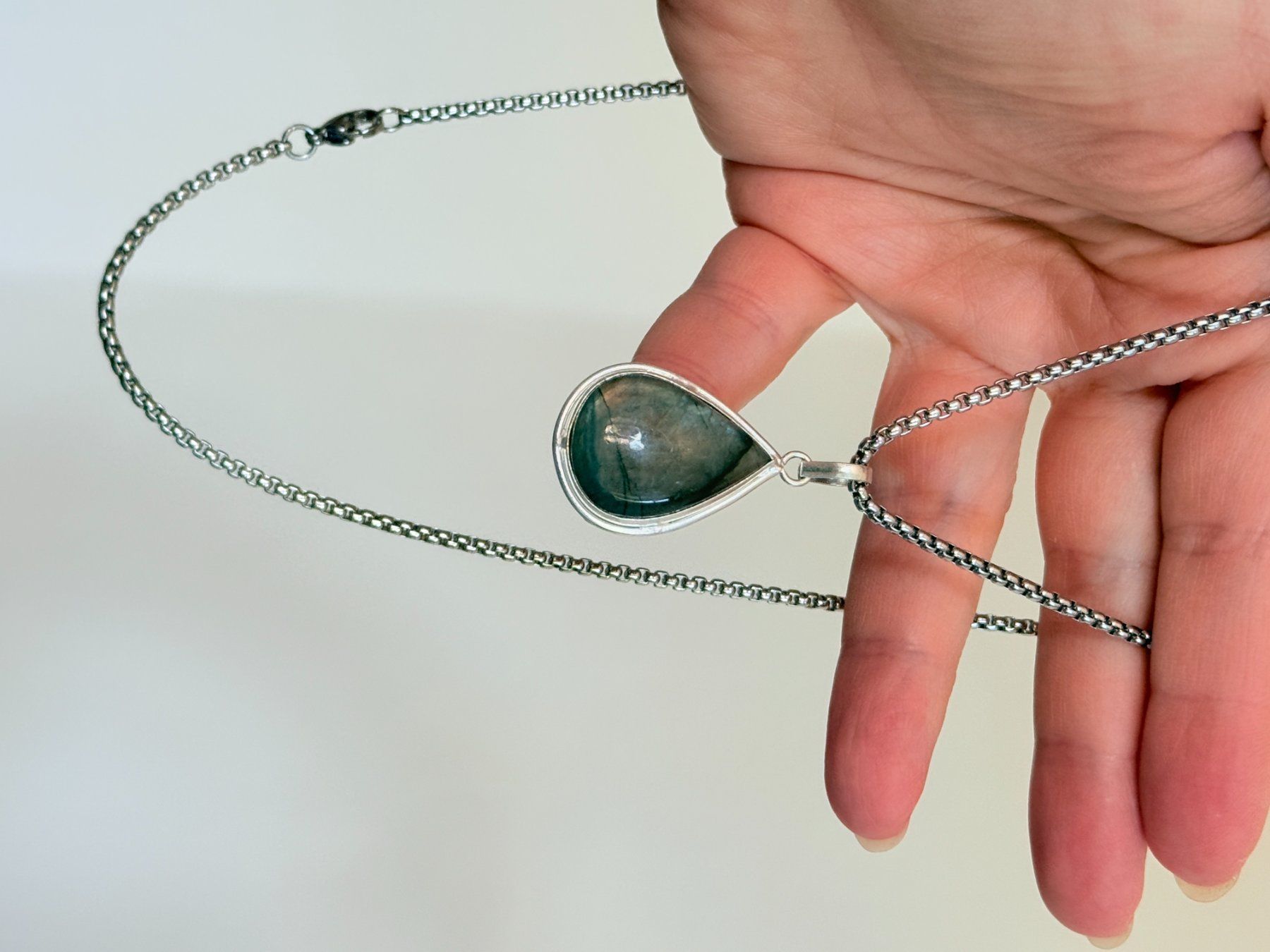 Catenine: Collier avec pendentif en pierre naturelle – Nuovo e nell'imballaggio originale da Genève venduto da AWWA 3