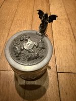 Zinnkrug von Bossert Basel mit Zinndeckel und Drachen! (54)