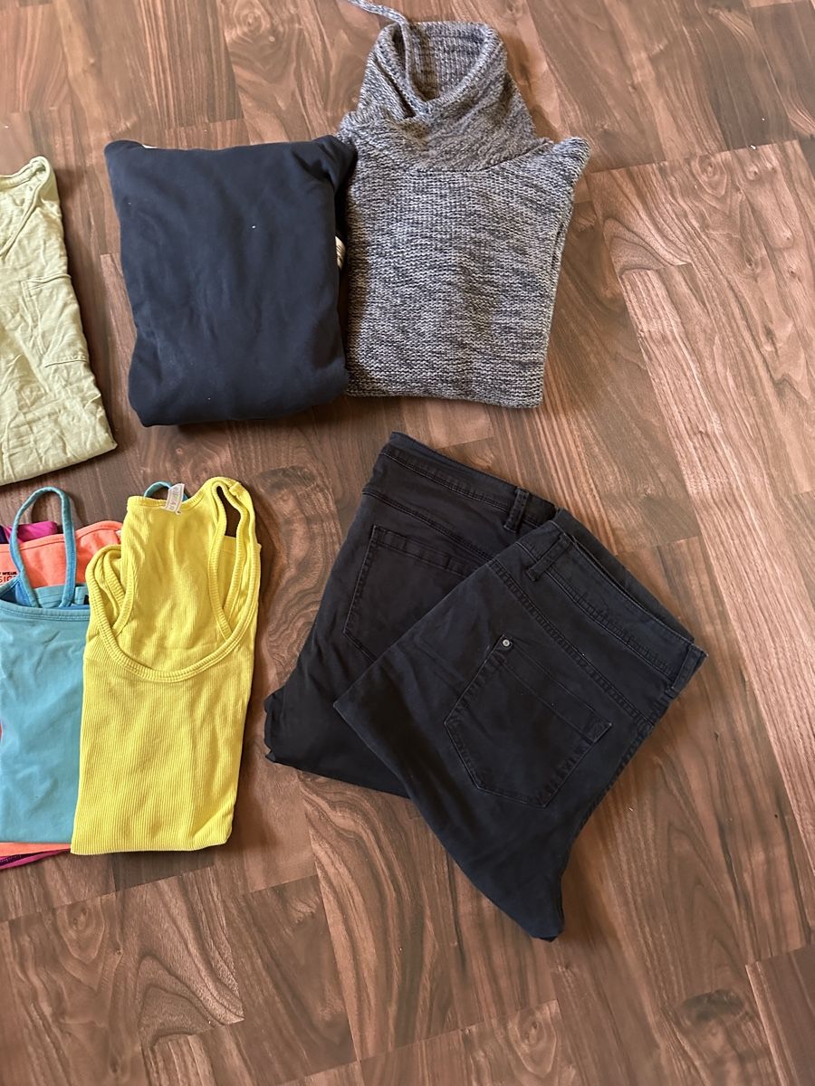 Lotti di vestiti: Kleiderpaket Grösse L  – Usato da Müstair venduto da V.Sara 2