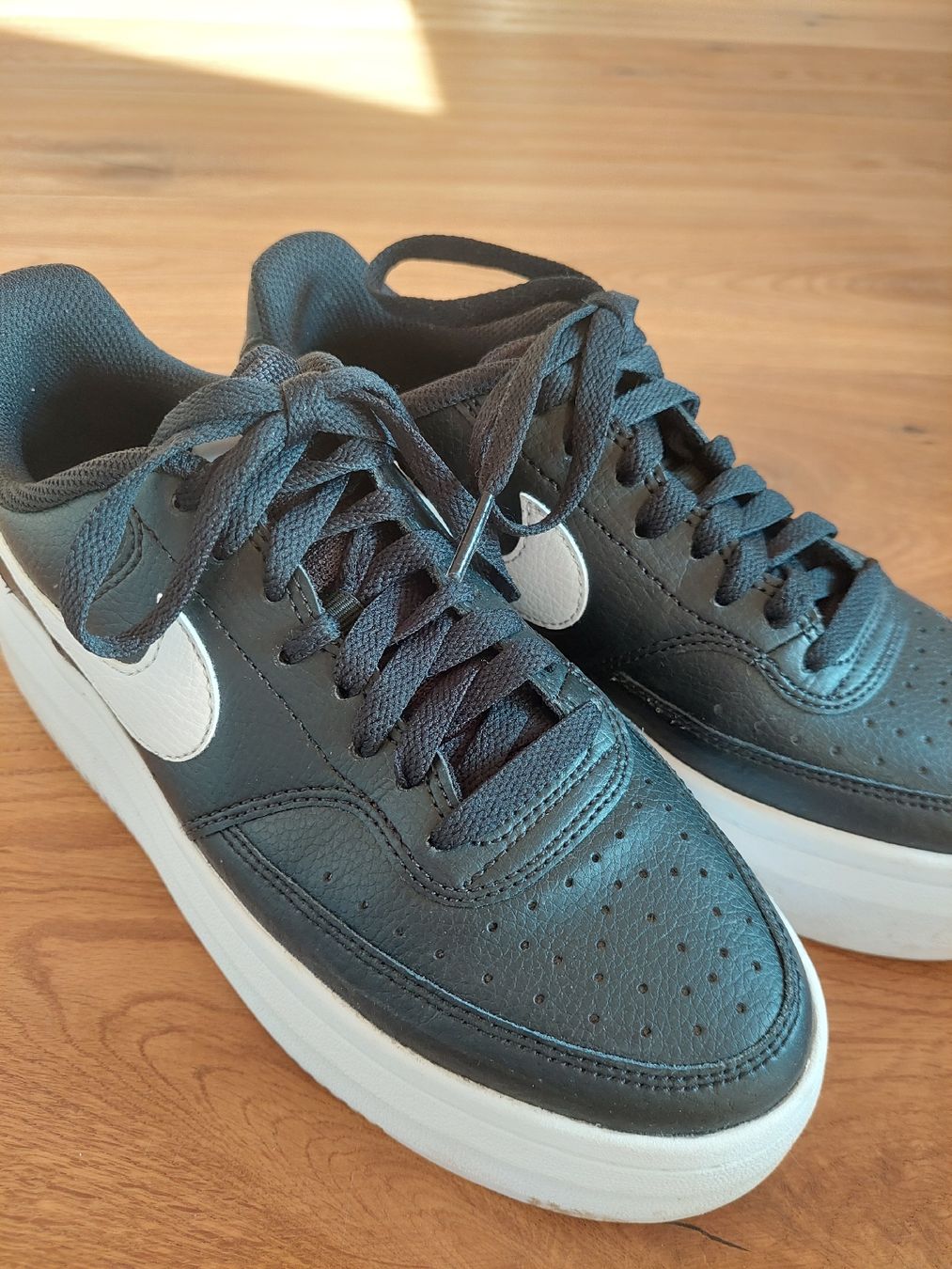 Nike Scarpe da donna: Nike Court Vision Alta 38.5 schwarz – Usato da Schenkon venduto da rausausdemhaus 2
