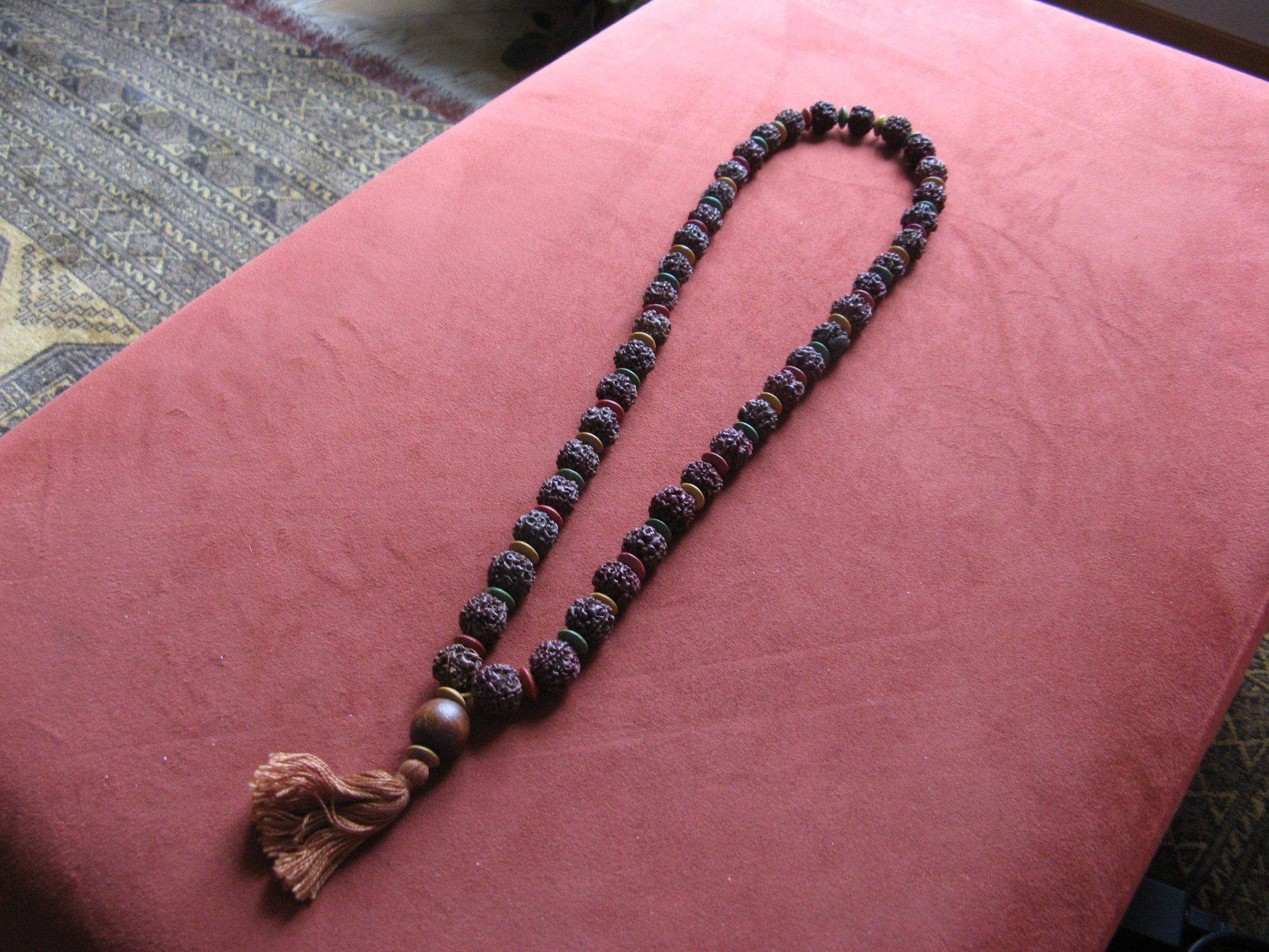 Catenine: Rudraksha Kette mit ovalen Holzperlen – Nuovo (secondo la descrizione) da Zürich venduto da apil