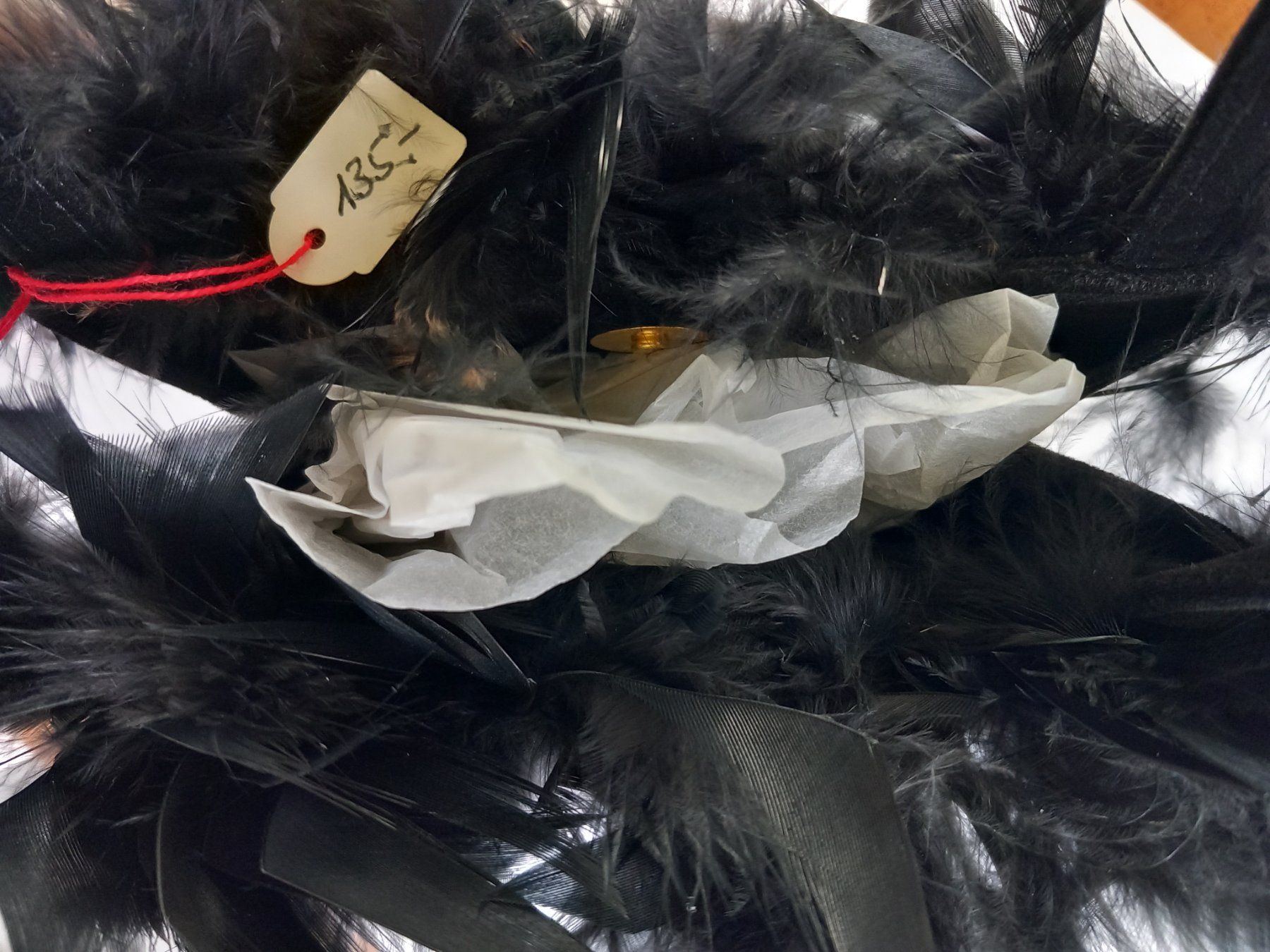 Borse da donna: Sac à main neuf à plumes, velours – Nuovo (secondo la descrizione) da Versoix venduto da Liline2010 1