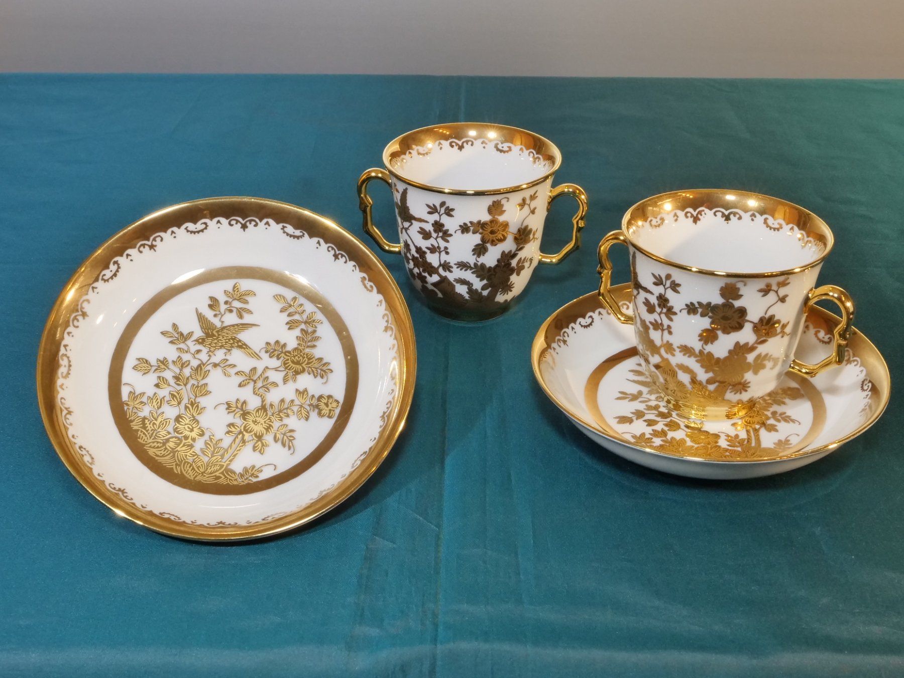 Tassen: 2 wunderschöne Langenthal Tassen mit Gold-Décor, Fac-similé – Gebraucht aus Lustmühle von Glatisant 8