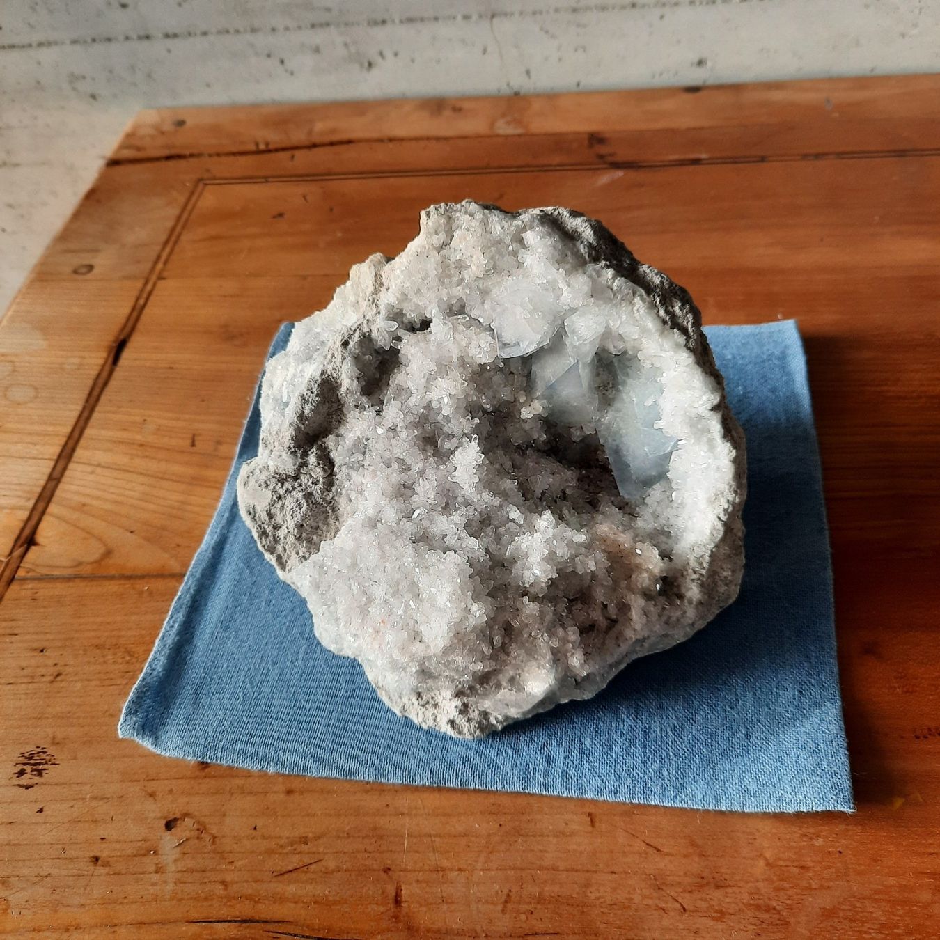 Mineralien & Heilsteine: Coelestin Druse ca. 3,3 kg – Gebraucht aus Rosshäusern von planet-7