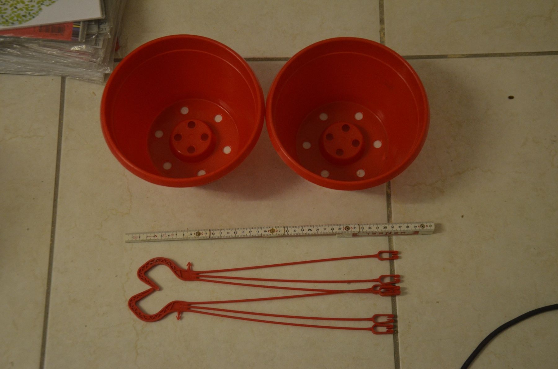 Vasi & Recipienti: 2 STUCK - ROT VASE PLASTIK – Usato da Chiasso venduto da Dolly015
