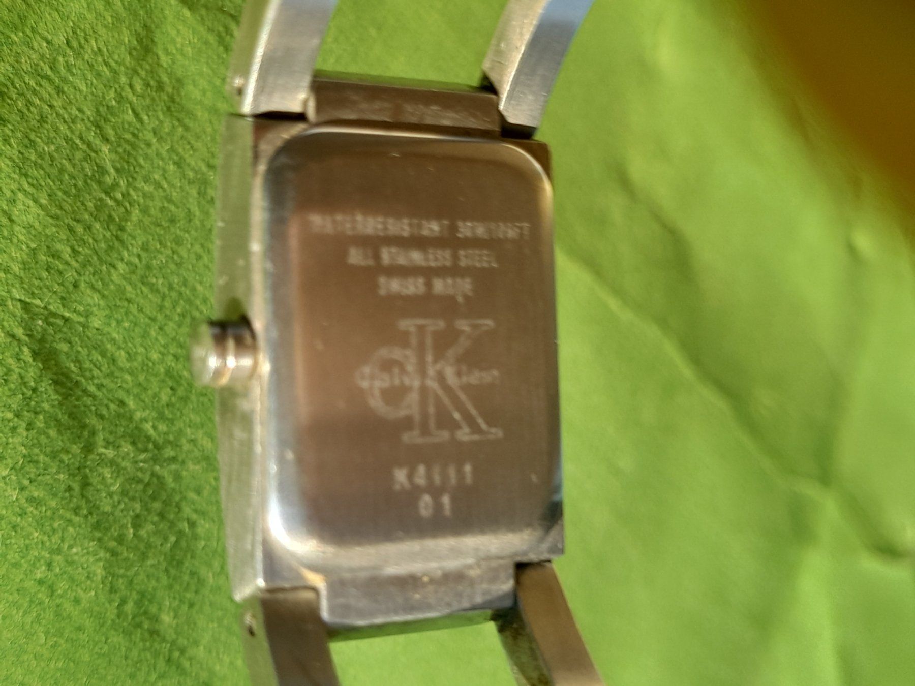 Calvin Klein Montres: Calvin Klein Damenuhr – Défectueux à Aeschi b.Spiez par 52_wochen 7