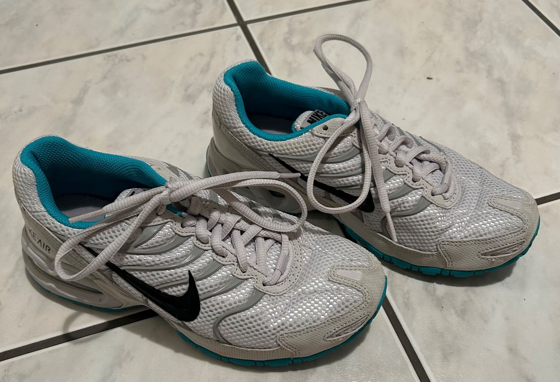 Scarpe da donna: Turnschuhe Gr. 36.5 – Usato da Wil SG venduto da Bitzitom 1