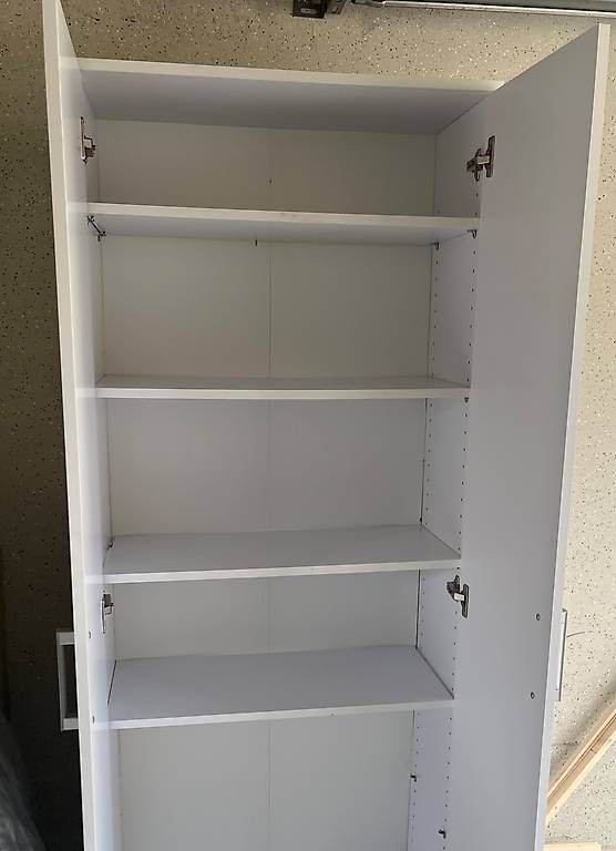 Armadi: Schrank – Usato da Aefligen venduto da Biienli 1