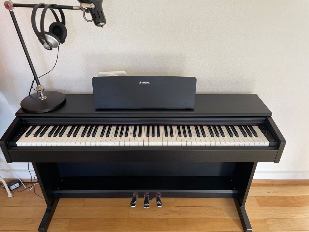 Yamaha YDP144B DigitalPiano schwarz Kaufen auf Ricardo