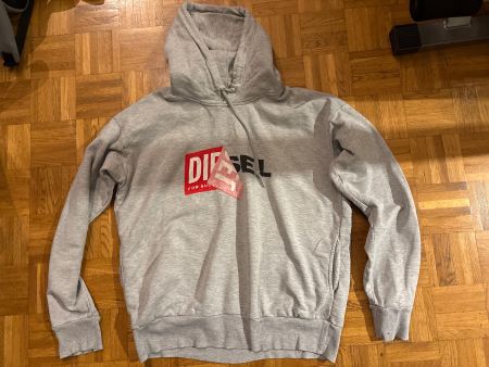 Pull Diesel Gris, Taille M - Confort et Style ❄️