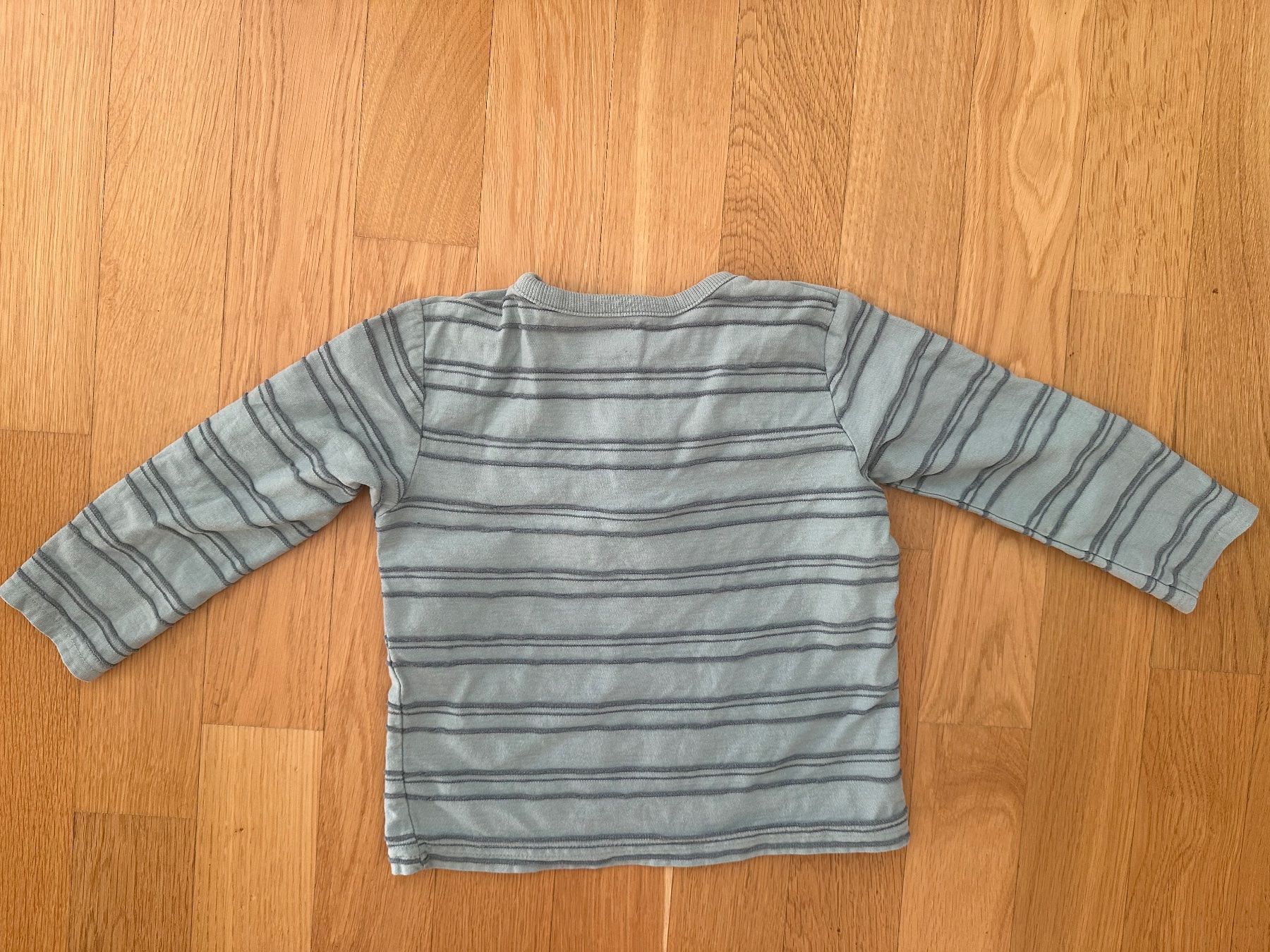 Hemden, T-Shirts & Polos: Gestreiftes Langarmshirt Grösse 92 – Gebraucht aus Unterägeri von StefanGekko 6