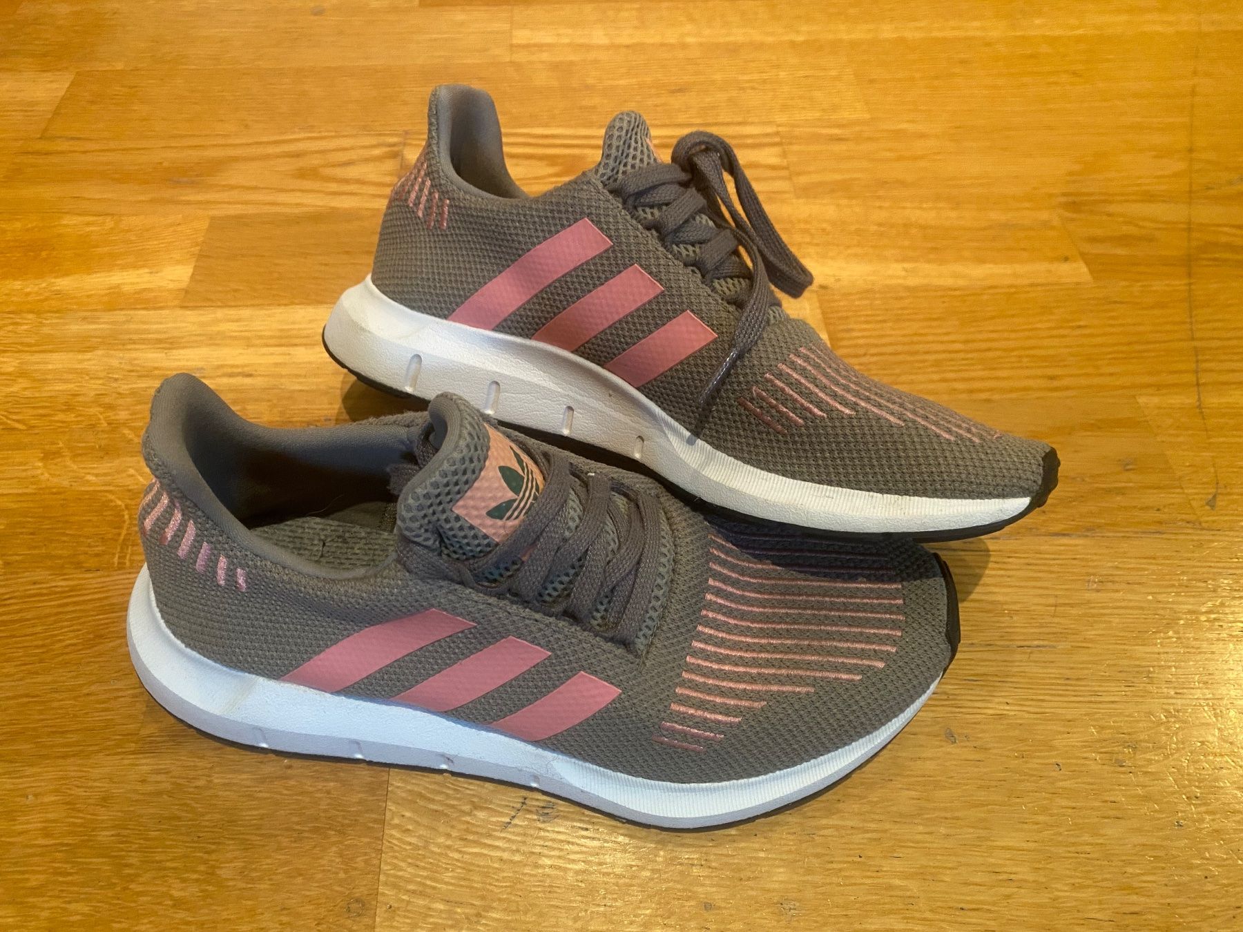Adidas Scarpe da donna: Adidas swift run – Usato da Zürich venduto da Fabienne059