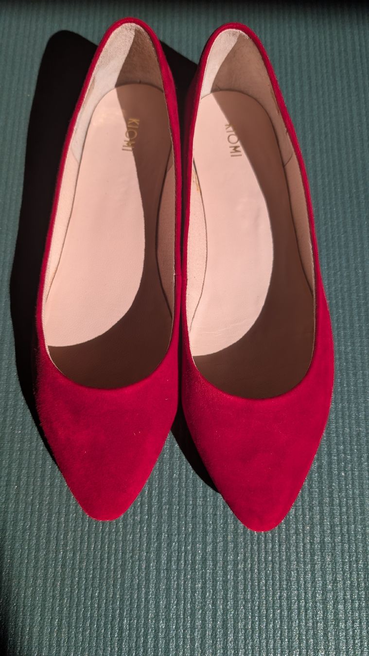 Chaussures femmes: Bright red suede leather flats – D'occasion à Ettingen par hms_w27b 6