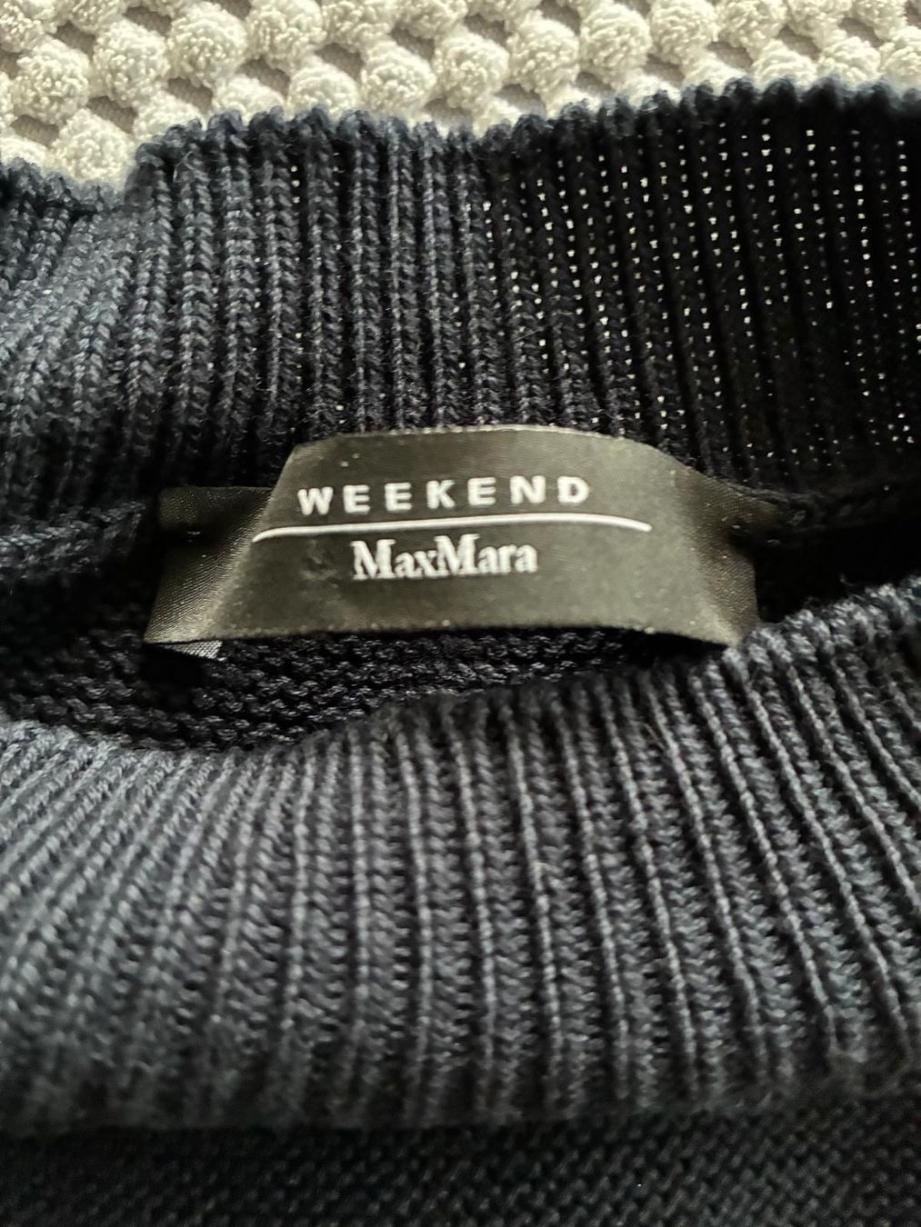 Max Mara Maglioni & Felpe: Weekend MaxMara dunkelblauer 3/4 Arm Pulli – Usato da Allenwinden venduto da oba_xb8y 1