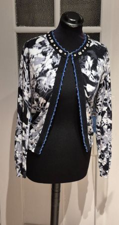 Elegante Strickjacke mit Schmuckdetails,  Gr. S Pinko