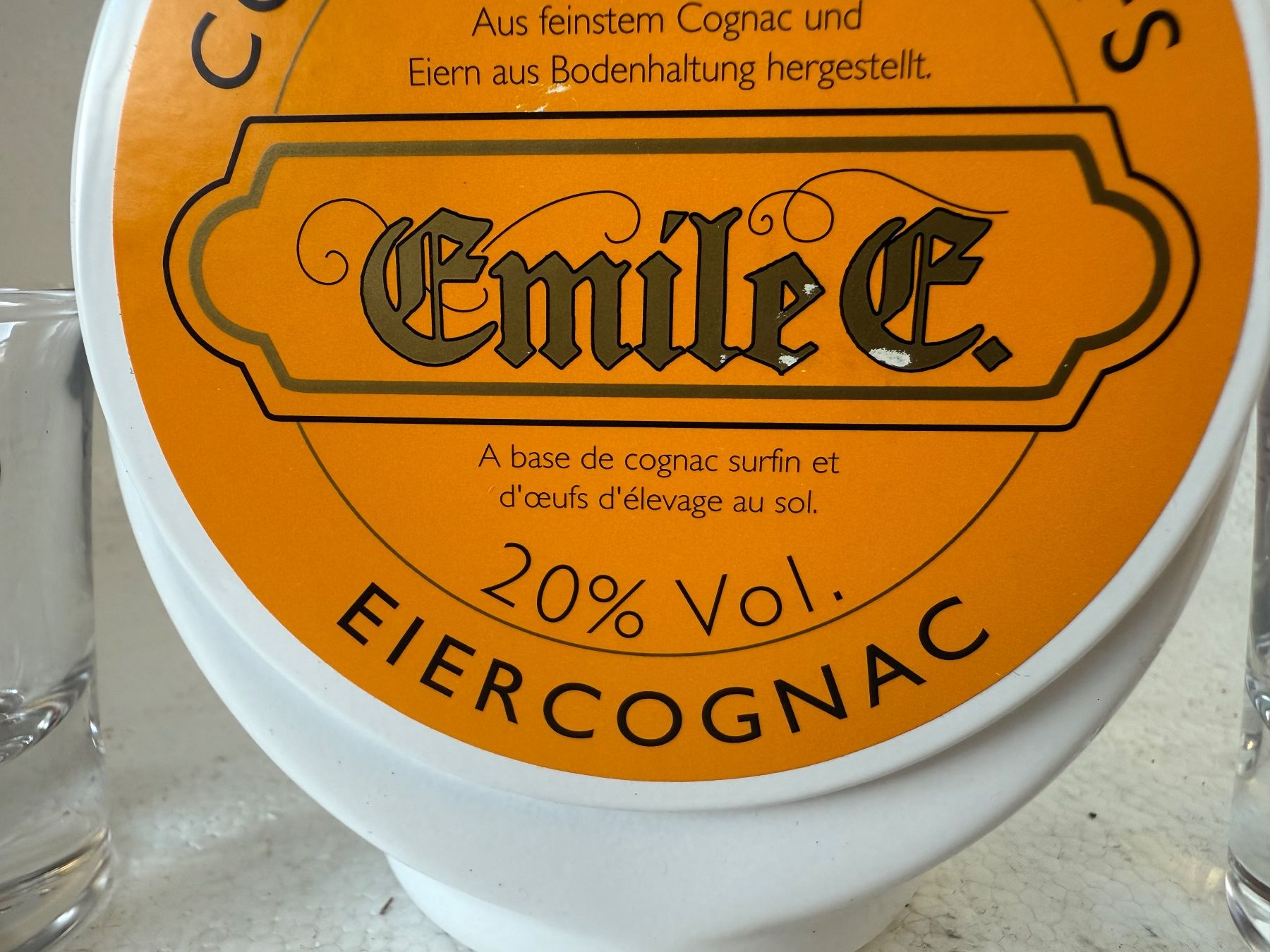 Spirituosen: 1x 7dl. Flasche Eiercognac Emile E. mit 6 Shotgläser... – Neu und originalverpackt aus Wöschnau von Vinsale 4