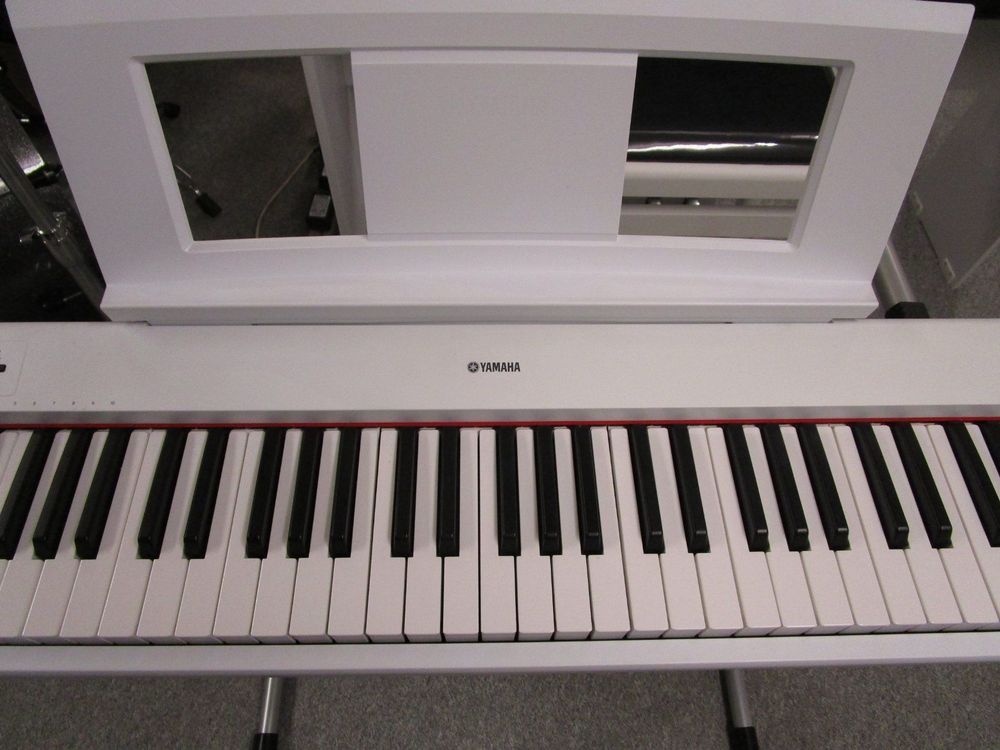 EPIANO YAMAHA NEU, 76 leicht gewichtete TASTEN, ab Lager! Kaufen auf Ricardo