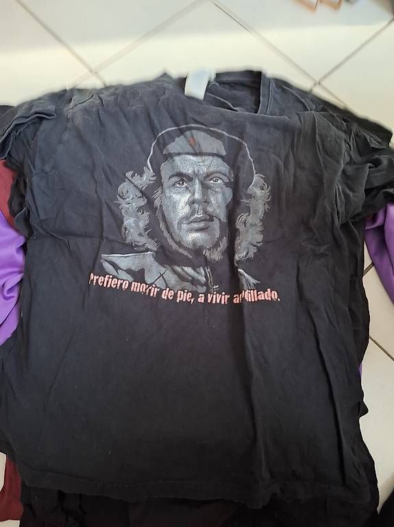 T-Shirts: Merchandise Shirts T-Shirt – Gebraucht aus Bern von Chriswoorld 2