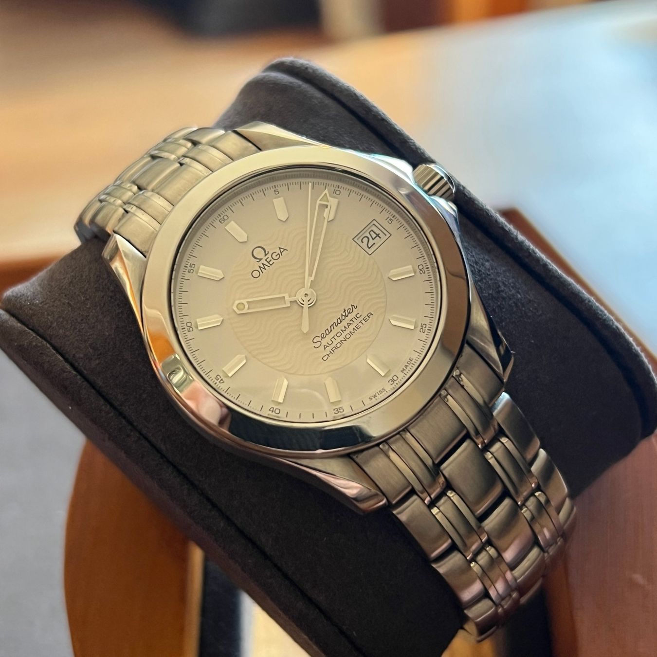 Omega Uhren: Omega Seamaster Automatic Date 2501.21 – Gebraucht aus Carouge GE von Watchaser 7