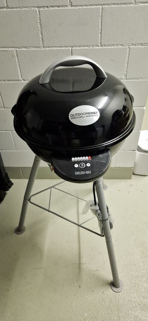 Outdoorchef Griglie: OUTDOORCHEF Chelsea 420 E - Elektrogrill – Usato da Bonstetten venduto da MB161 1