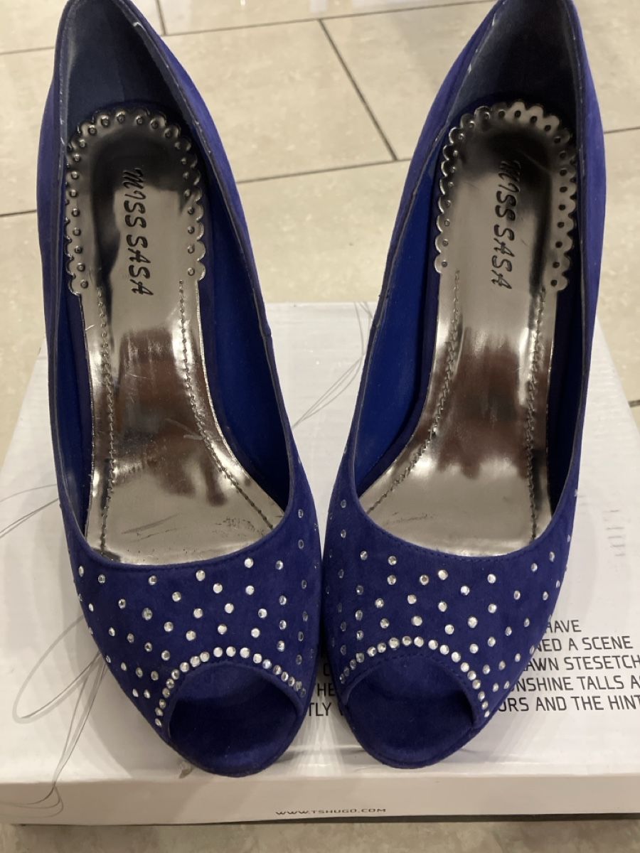 Scarpe da donna: Chaussures à haut tallons pour une grande élégance – Nuovo (secondo la descrizione) da Bex venduto da epsonstylus