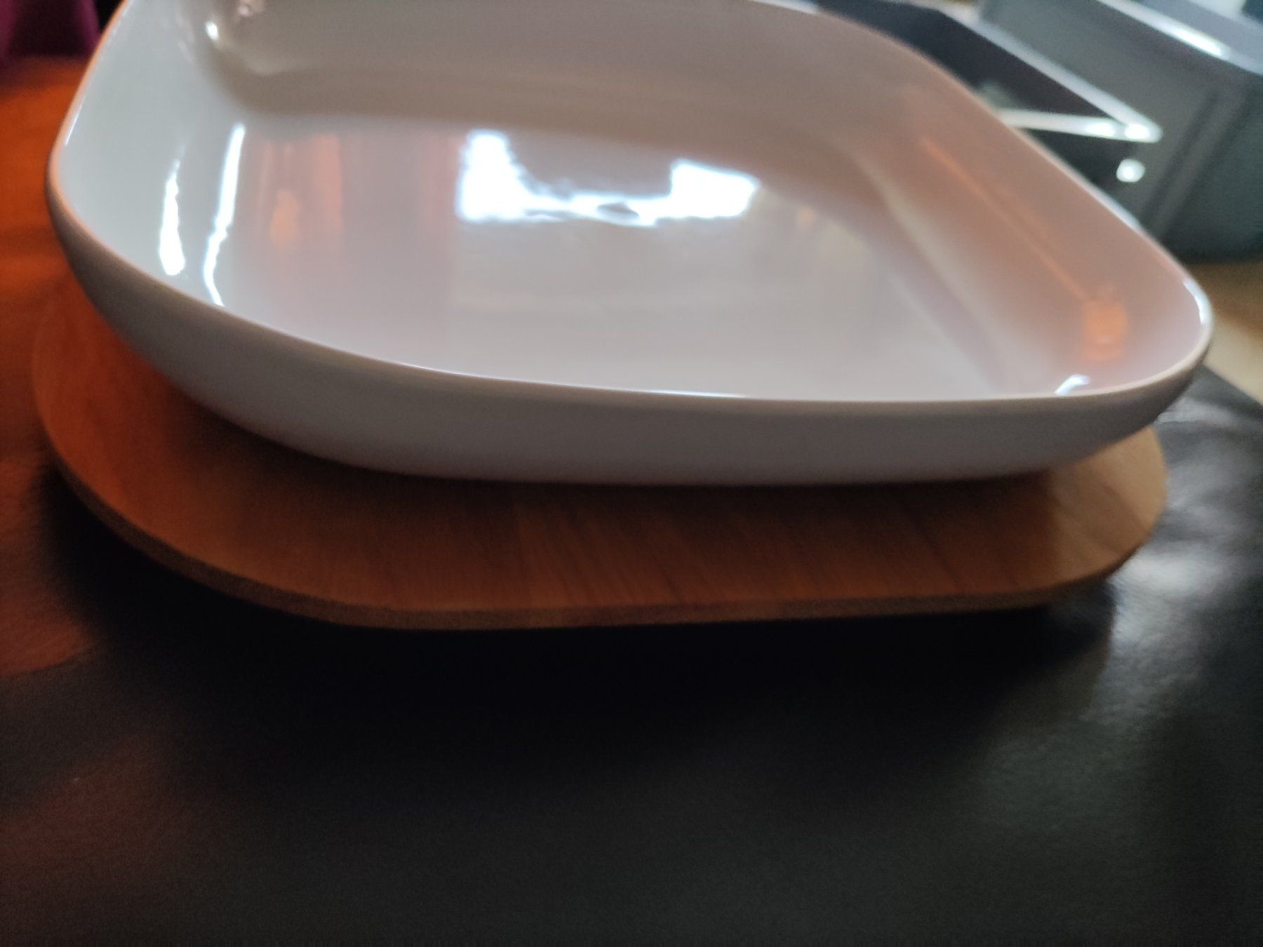 Ikea Assiettes: Teller zum gratinieren mit Holzbrettli  rund oder viereckig – Neuf (Voir description) à Spreitenbach par lucius2024 2